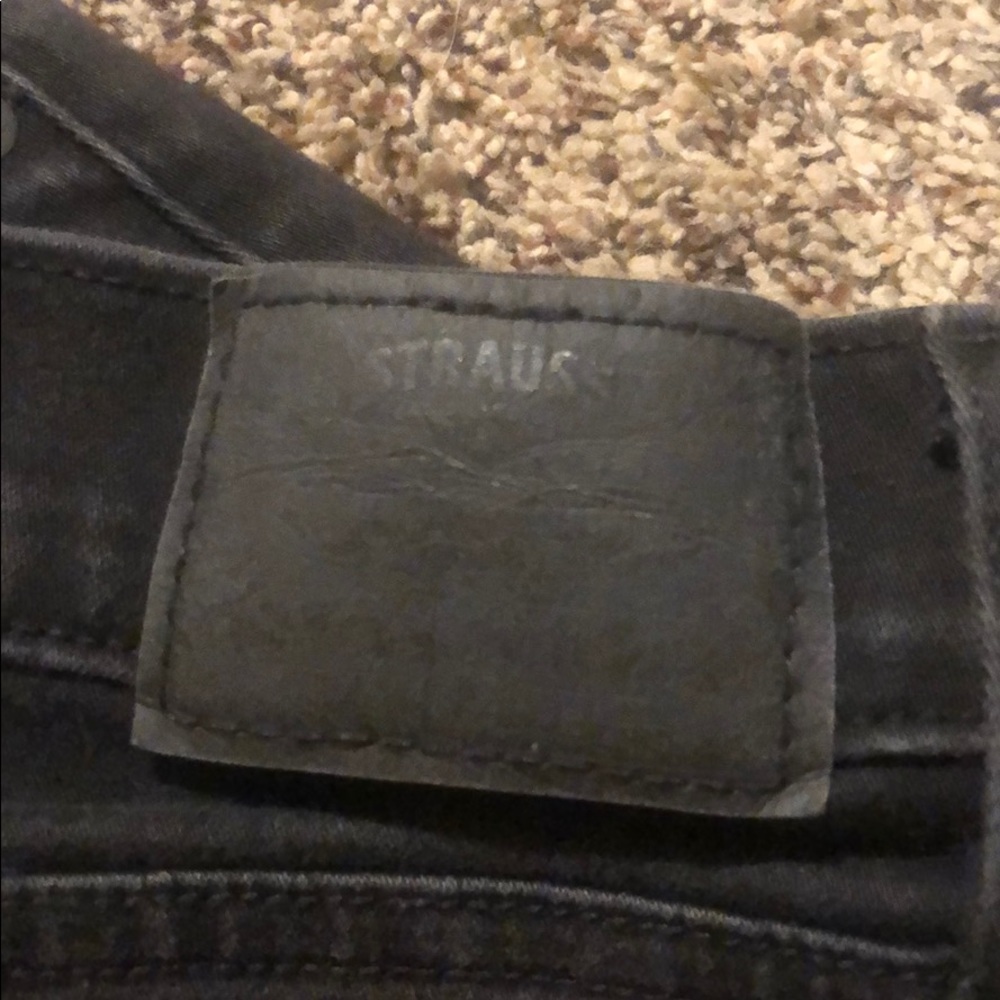 Levi’s - Picture 3 of 4